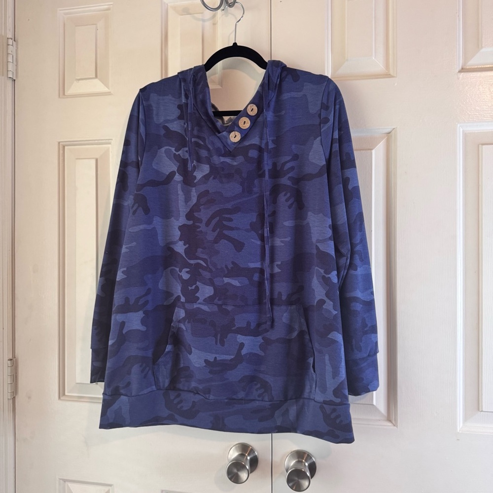 Women’s Blue Camo Hoodie with Buttons Size XL